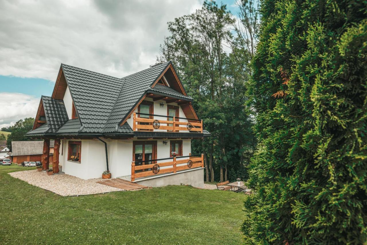Toporowe Izby Groń Exteriör bild