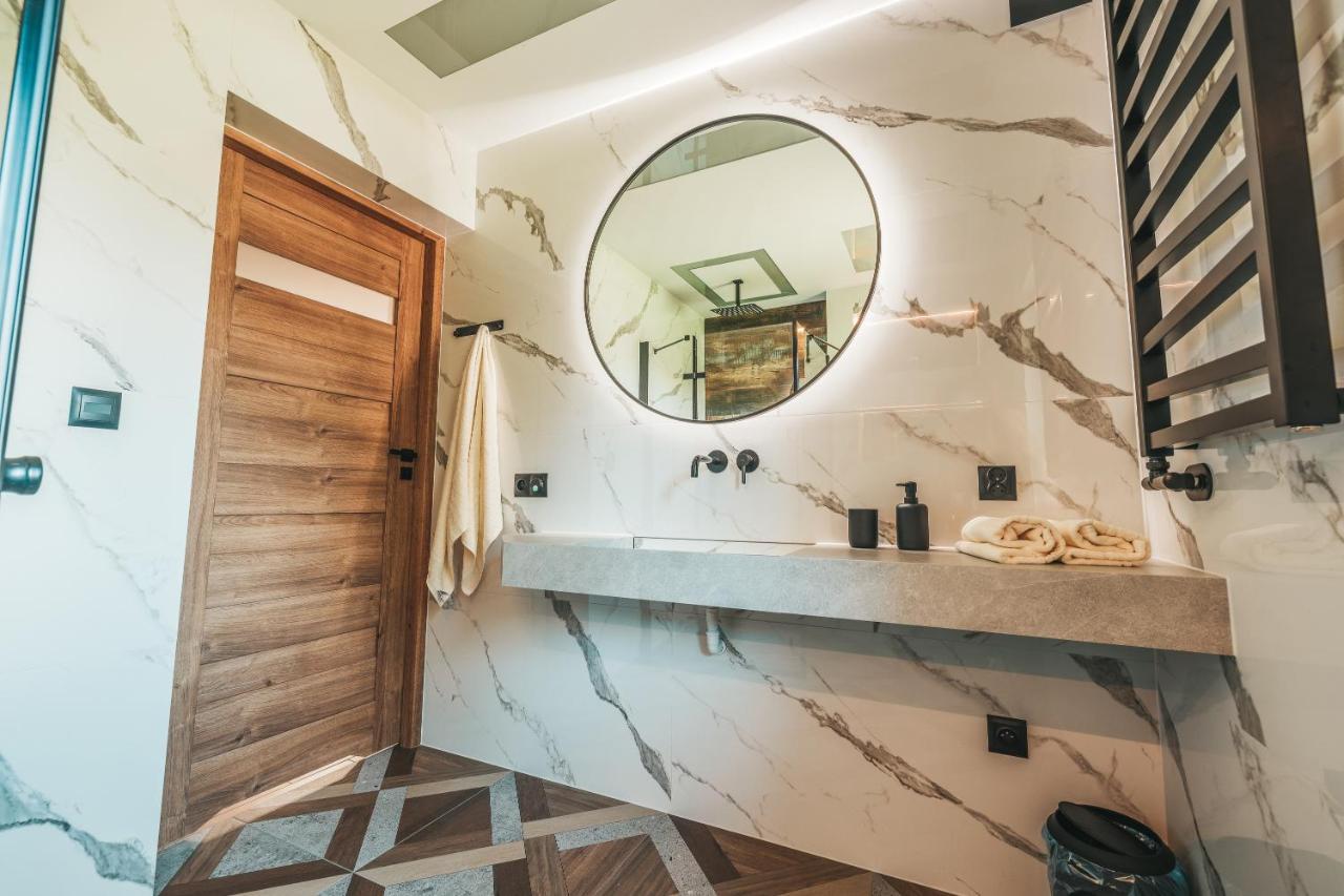 Toporowe Izby Groń Exteriör bild