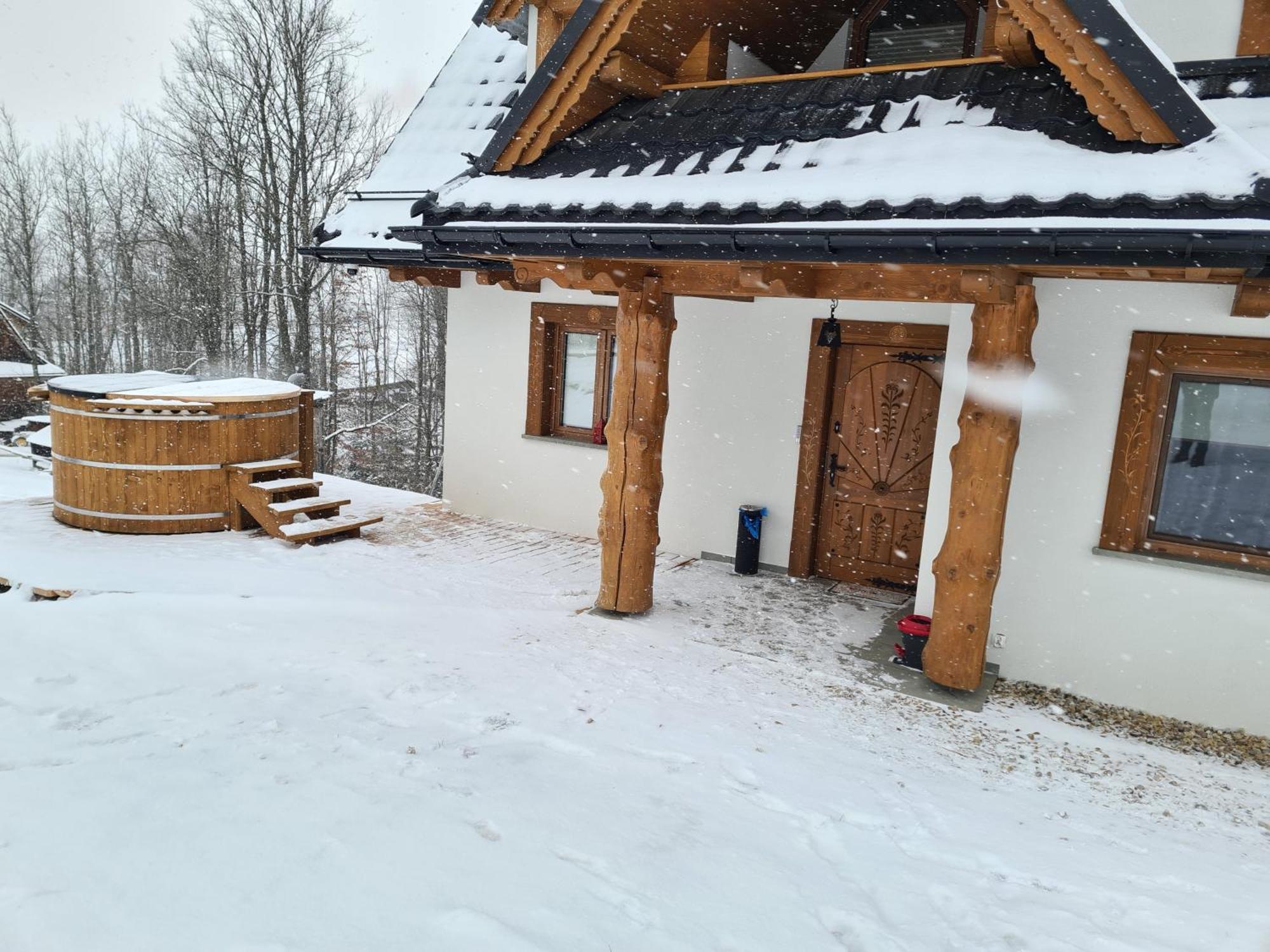 Toporowe Izby Groń Exteriör bild